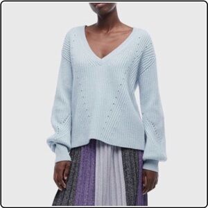 10 Crosby Derek Lam Sky Blue Cashmere Wool Blend V-Neck Sweater, oversized XS